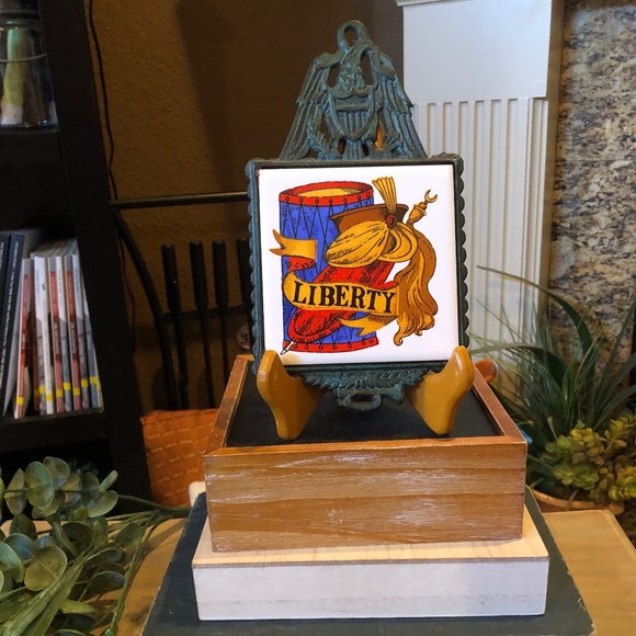 Sun Huan Other - Vintage Sun Huan Iron and Ceramic Tile Trivet